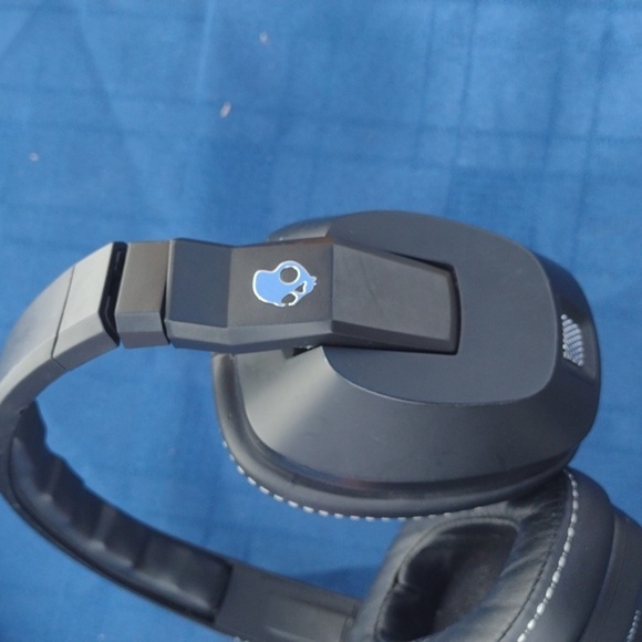 Skullcandy Headphones - Picture 2 of 2